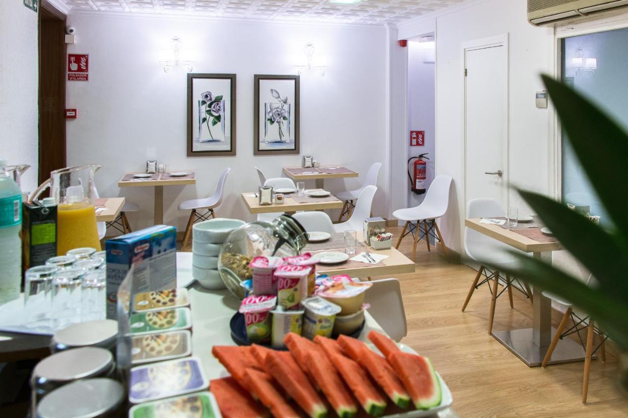 Hostal Menurka Ciutadella  Eksteriør billede